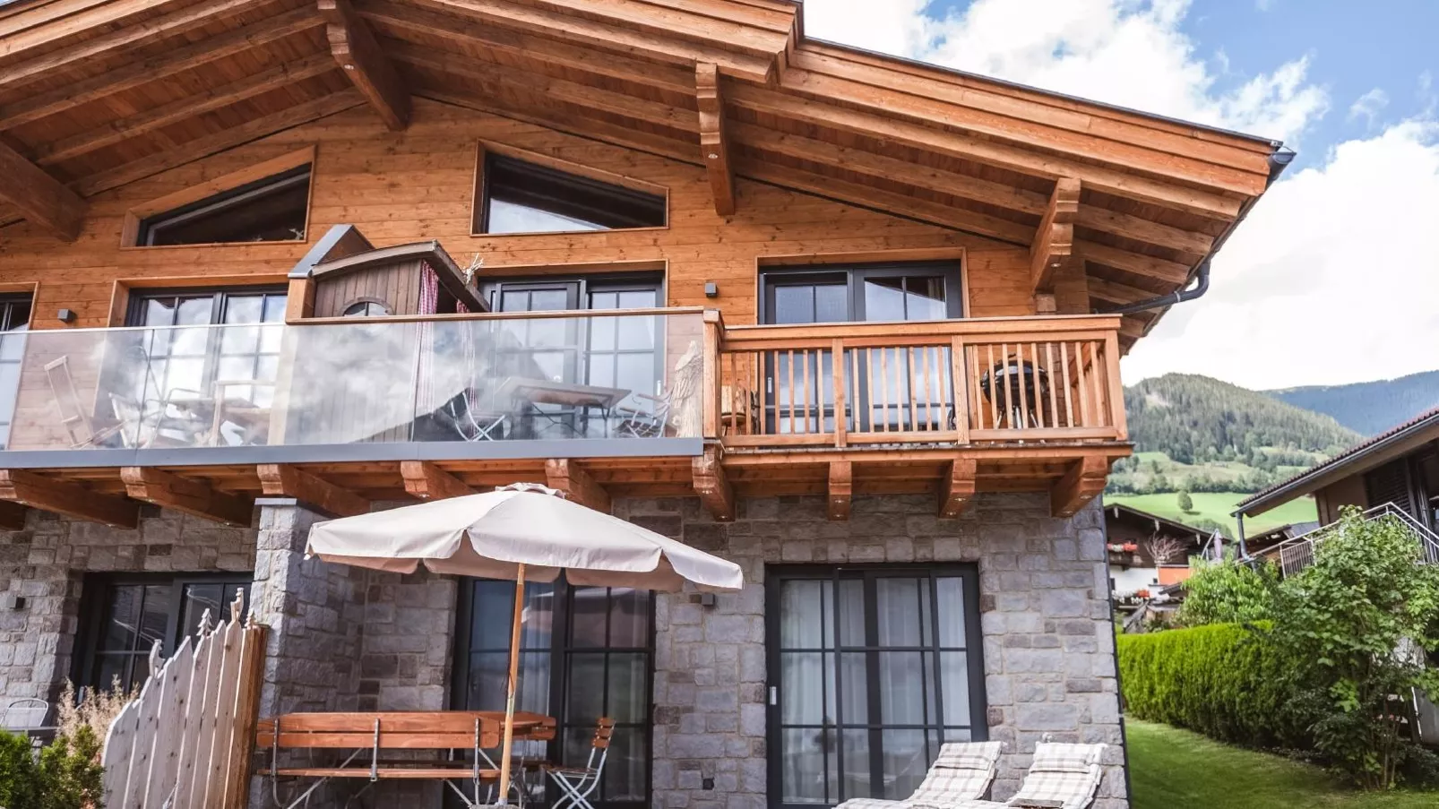 Green Garden Lodge B1-Exterior summer