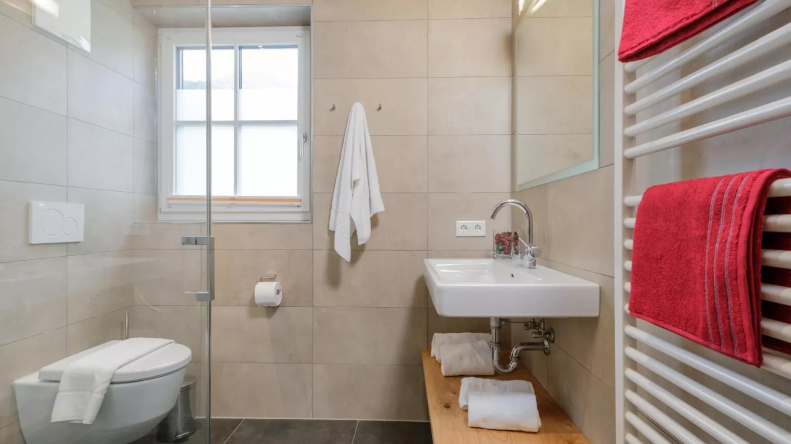 BergbiberHAUS L-Bathroom