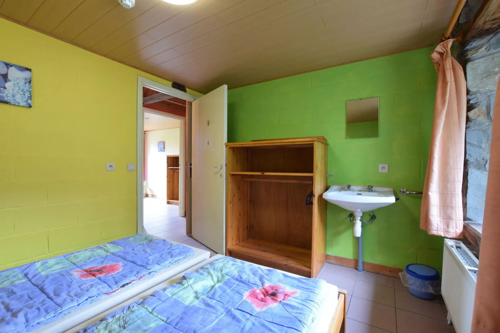 Dans les Champs-Bedroom