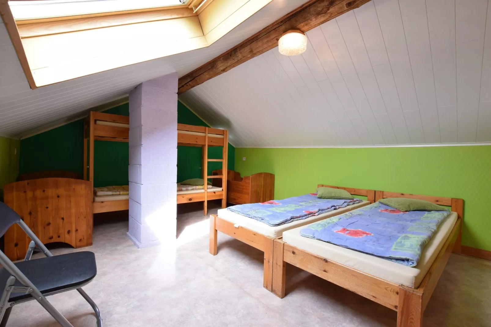 Dans les Champs-Bedroom