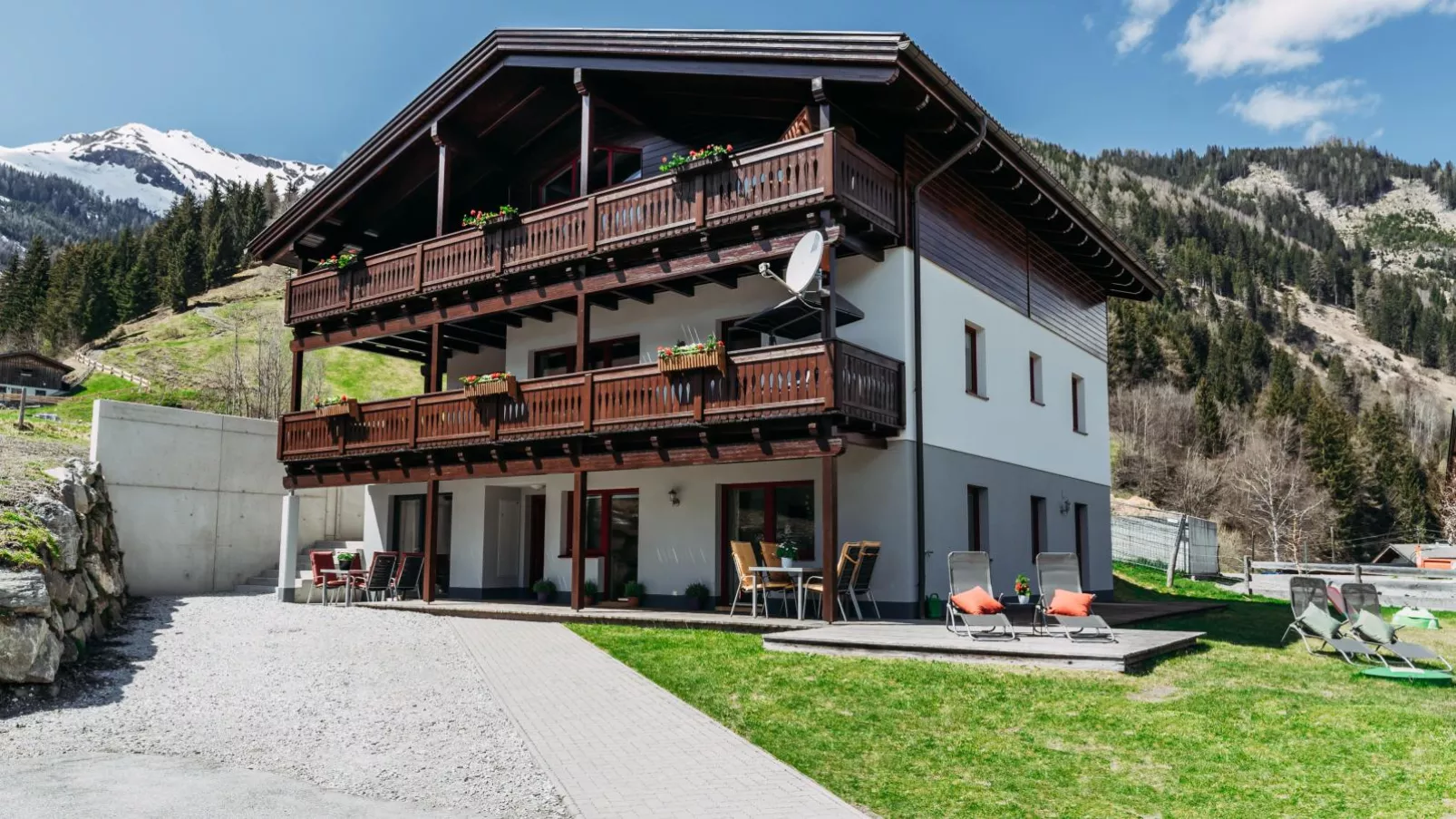 Grubereck-Exterior summer