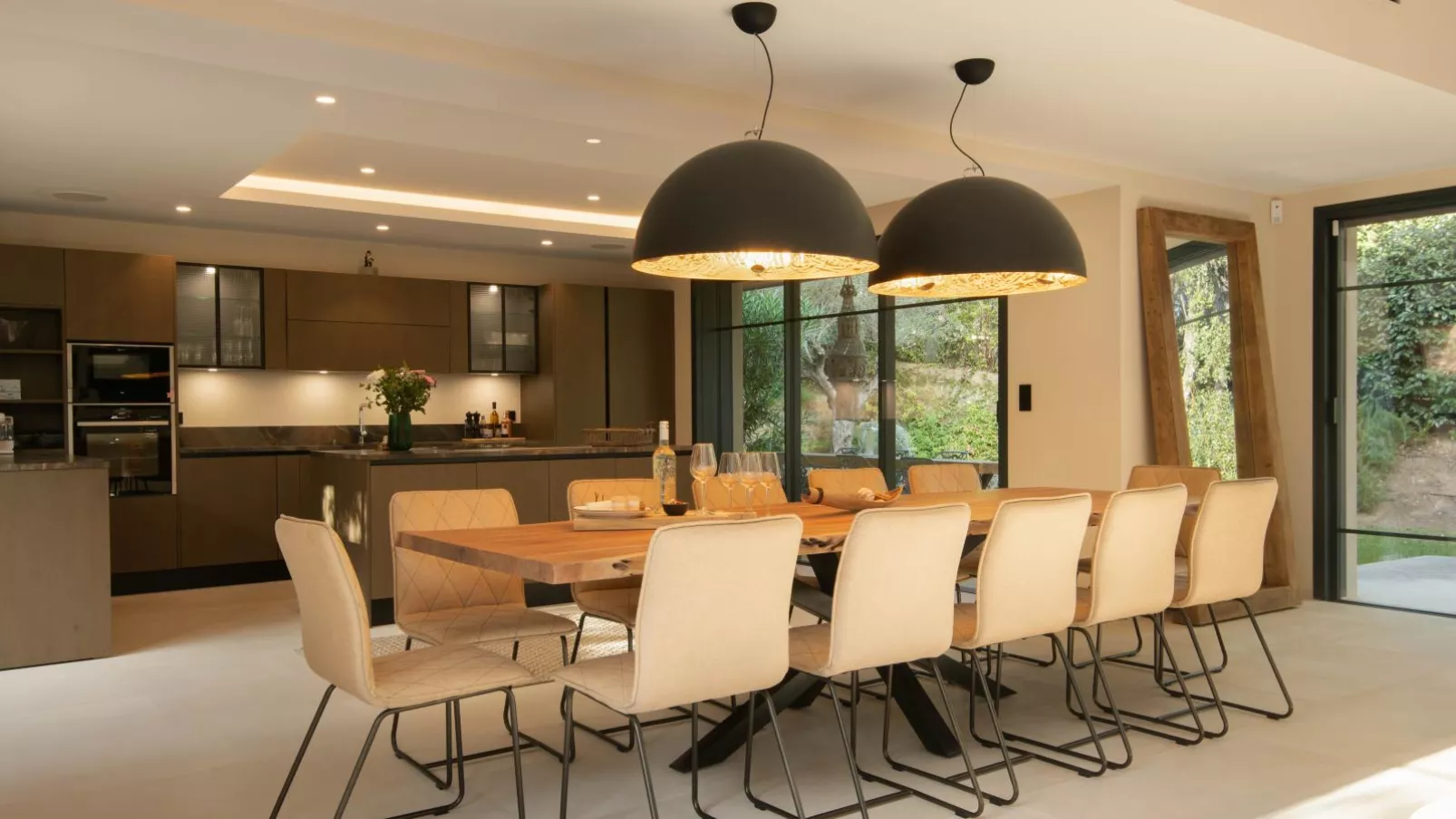 Villa Ghislaine-Dining room