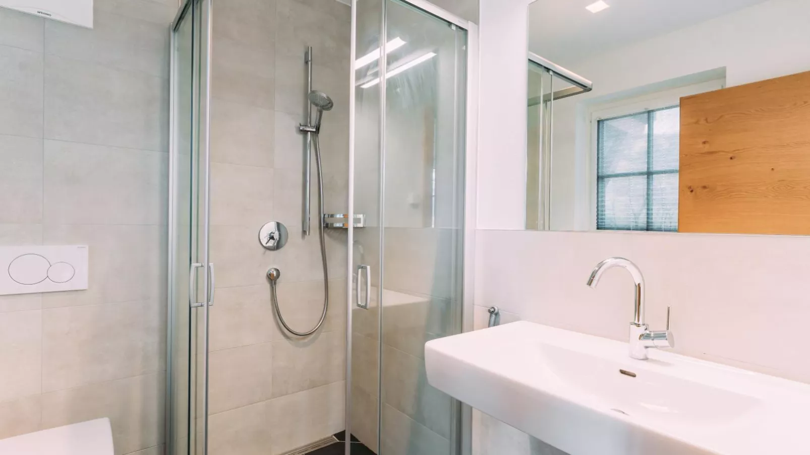 Tauern Lodge L-Bathroom
