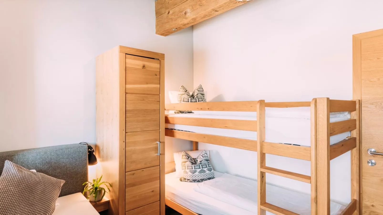 Tauern Lodge L-Bedroom