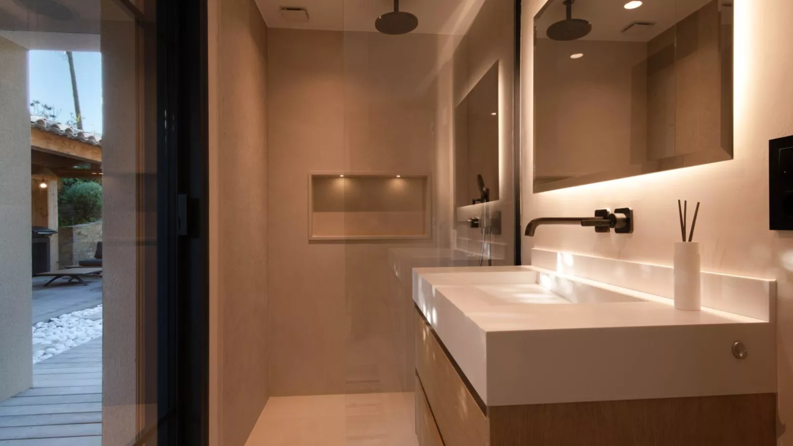 Villa Ghislaine-Bathroom