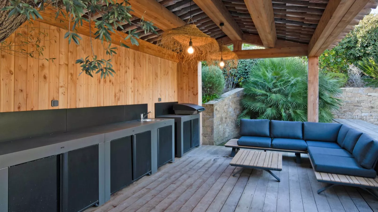 Villa Ghislaine-Terrace balcony