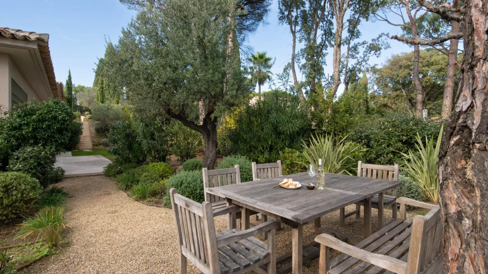Villa Ghislaine-Terrace balcony