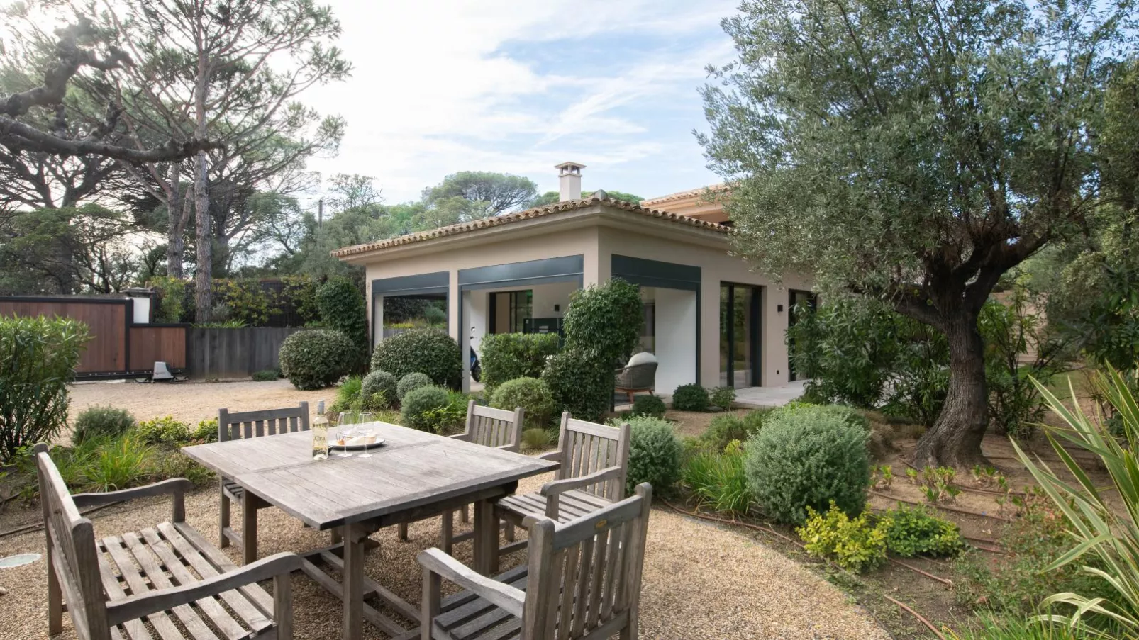 Villa Ghislaine-Exterior summer