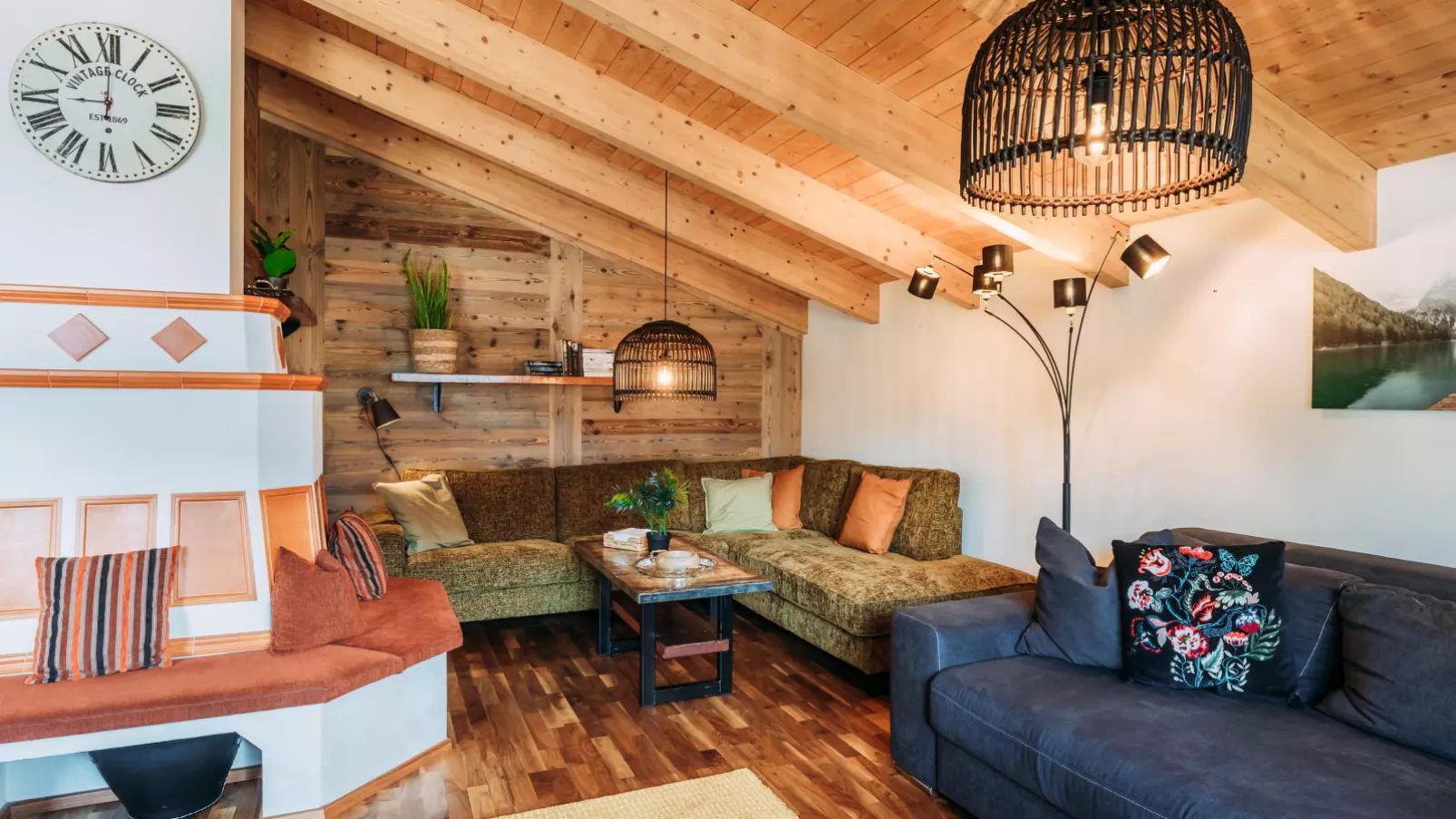 Golden Geier-Living room