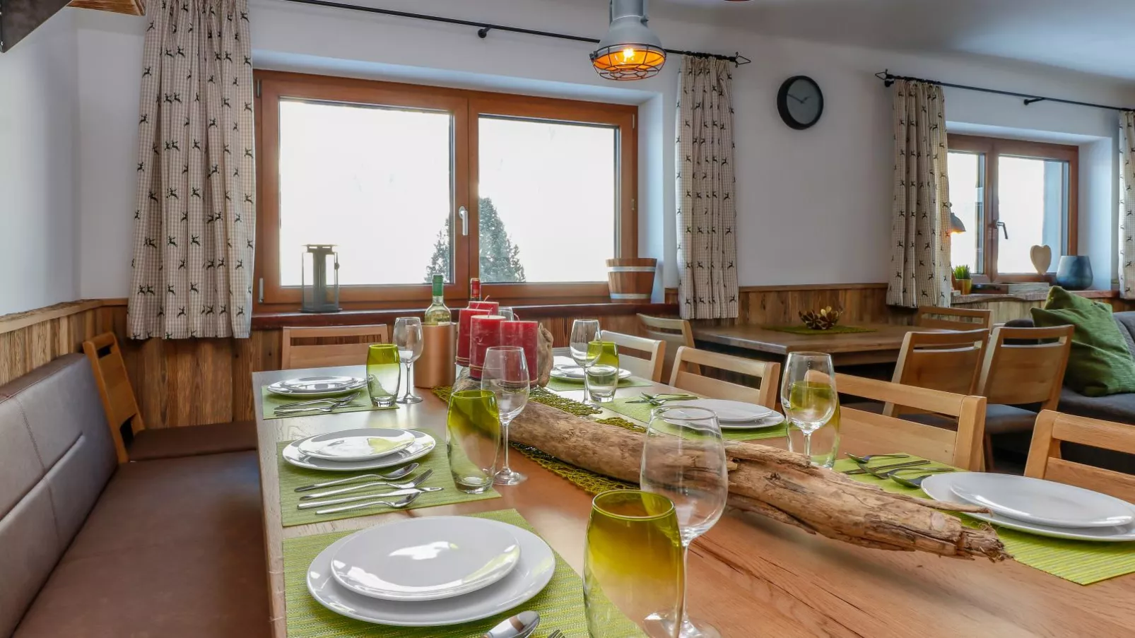 Golden Hirsch-Dining room