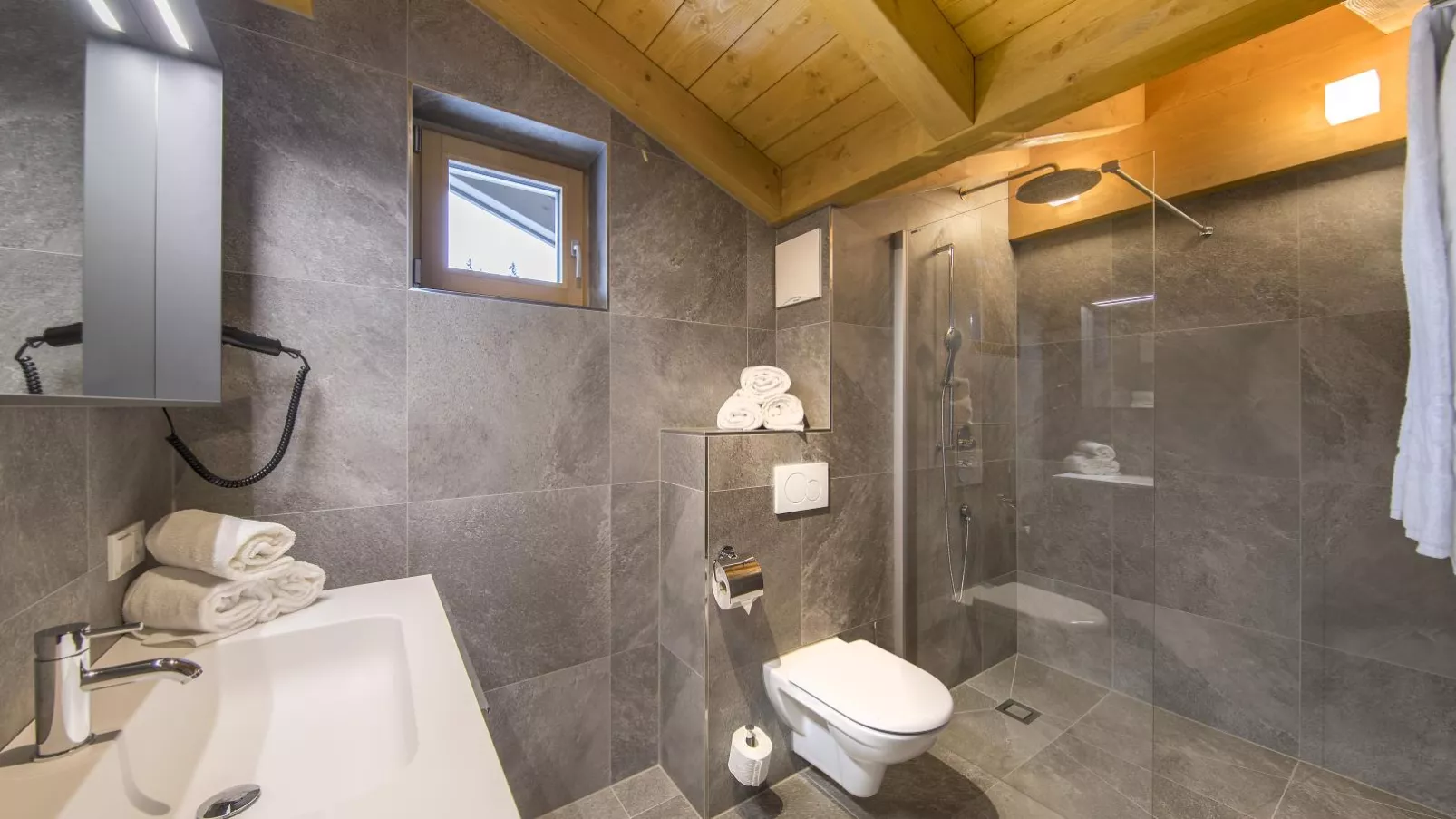 Tauern Juwel Top 6-Bathroom