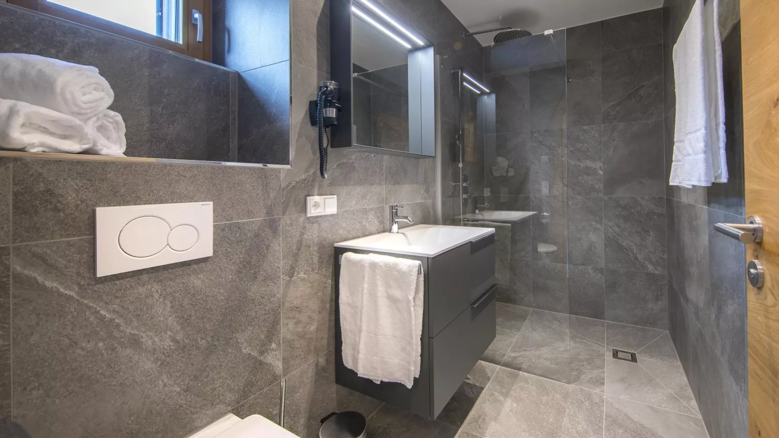 Tauern Juwel Top 6-Bathroom