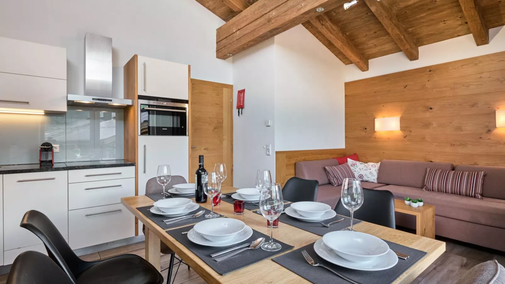 BergbiberHAUS Top B-Dining room