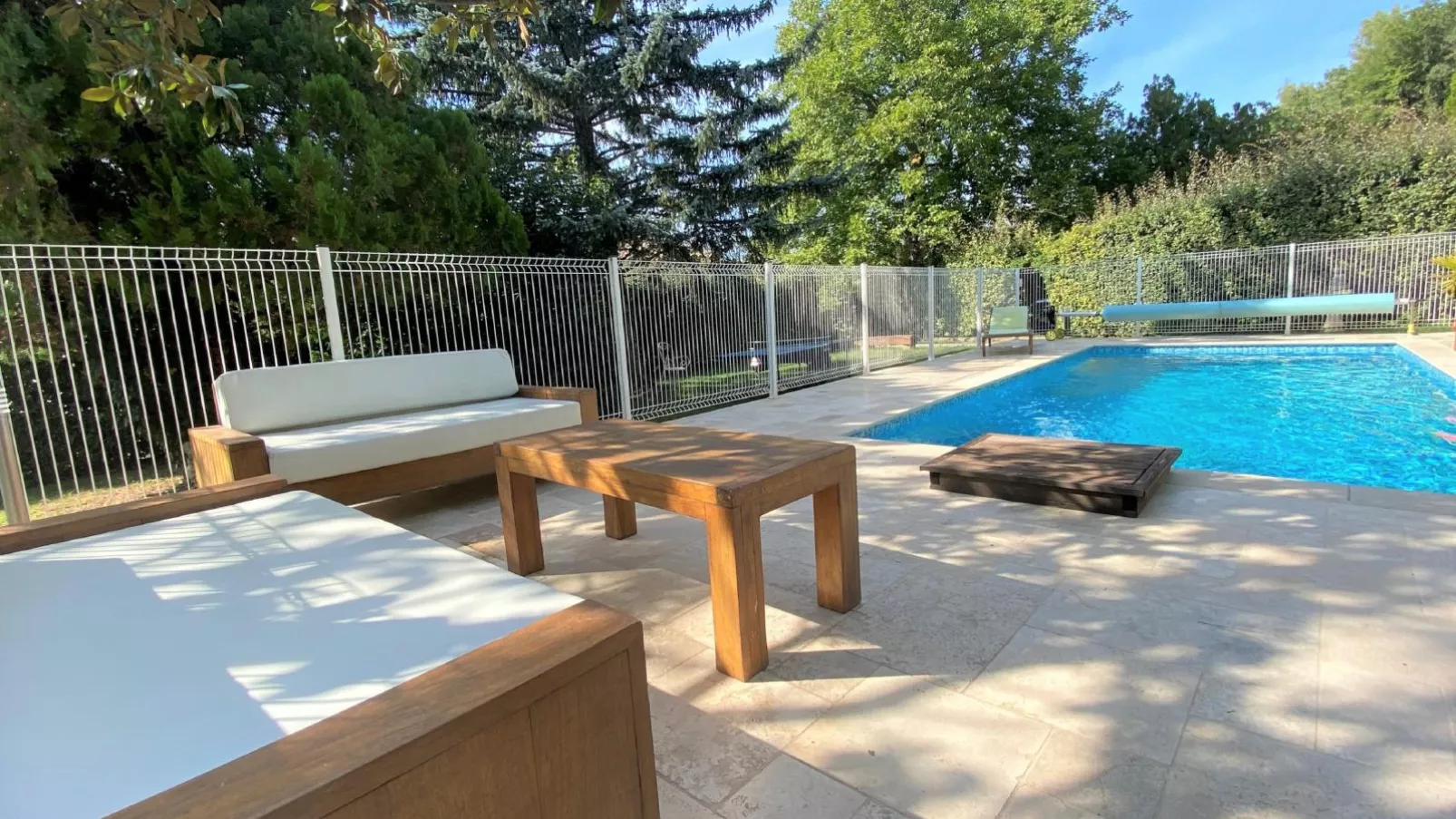 La Louzie-Pool