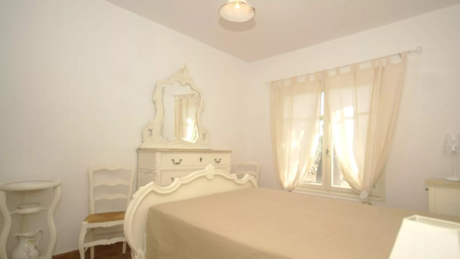 La Louzie-Bedroom
