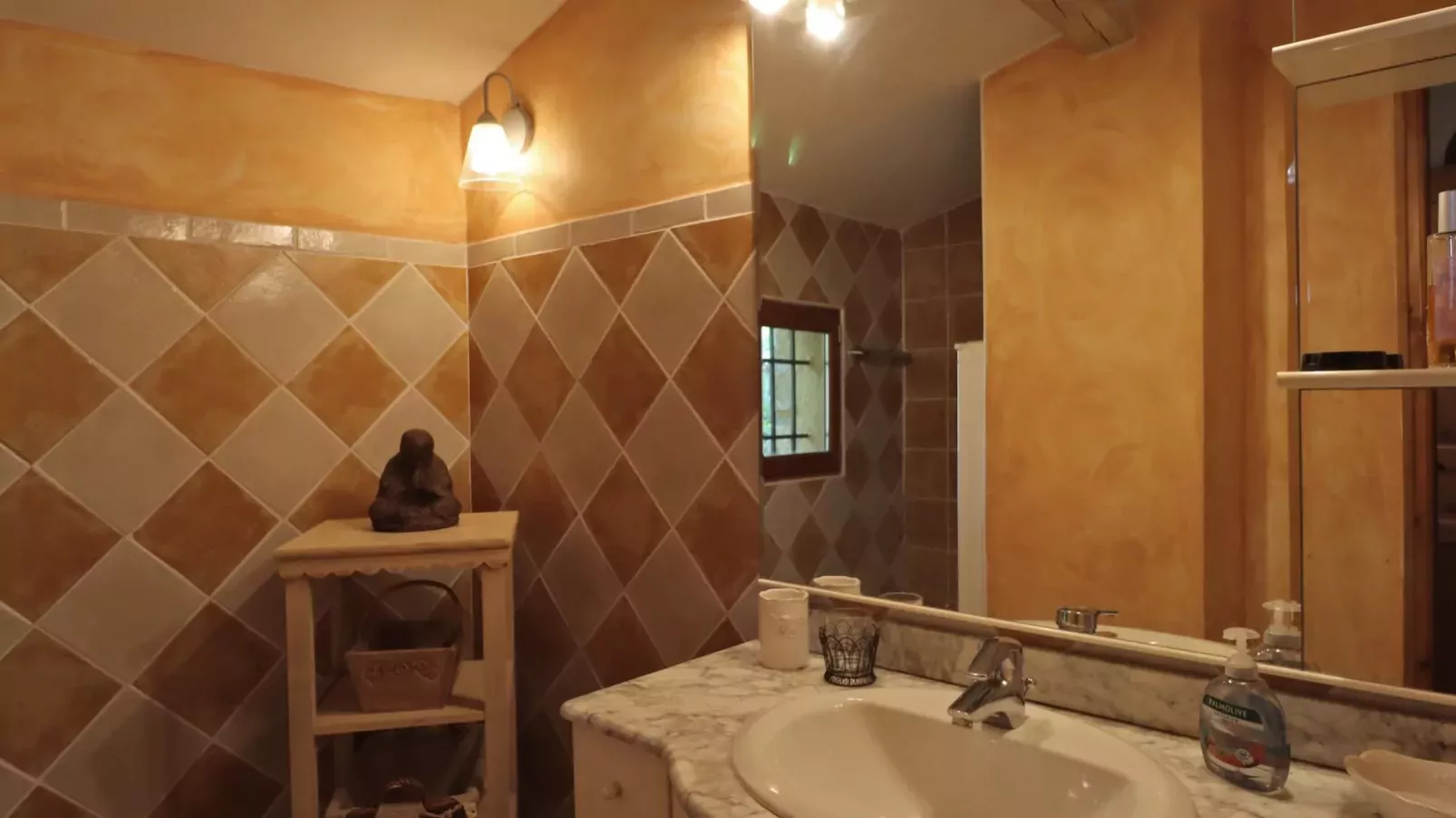 Orchidée-Bathroom
