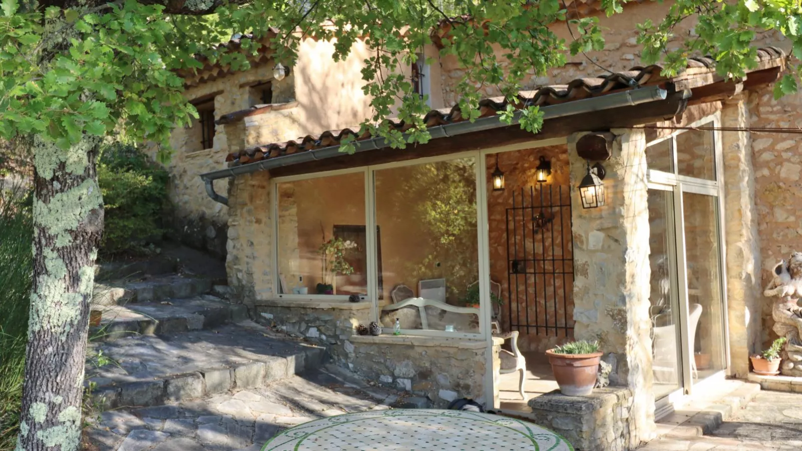 Orchidée-Exterior in summer