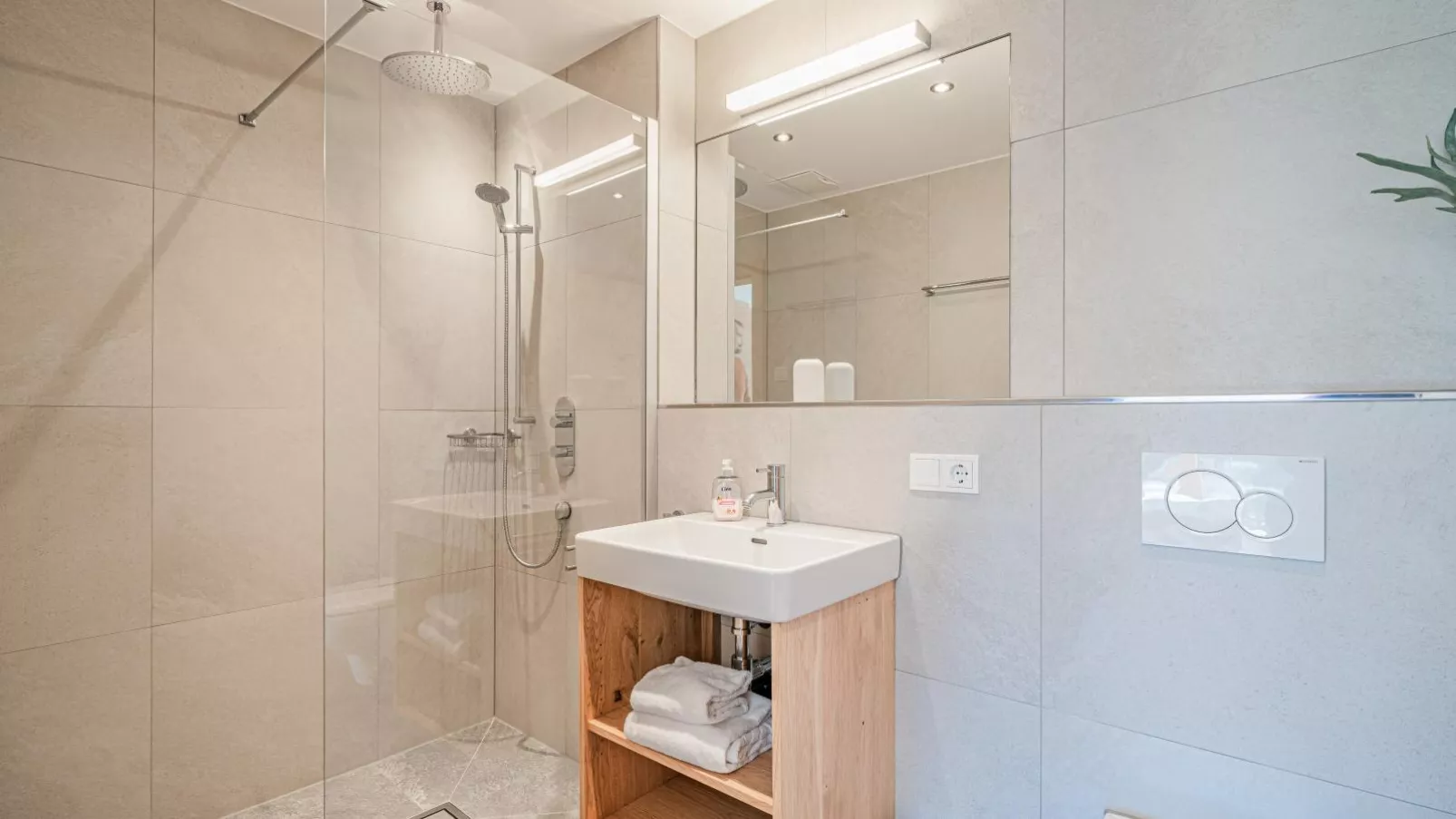 Tauern Juwel Top 8-Bathroom
