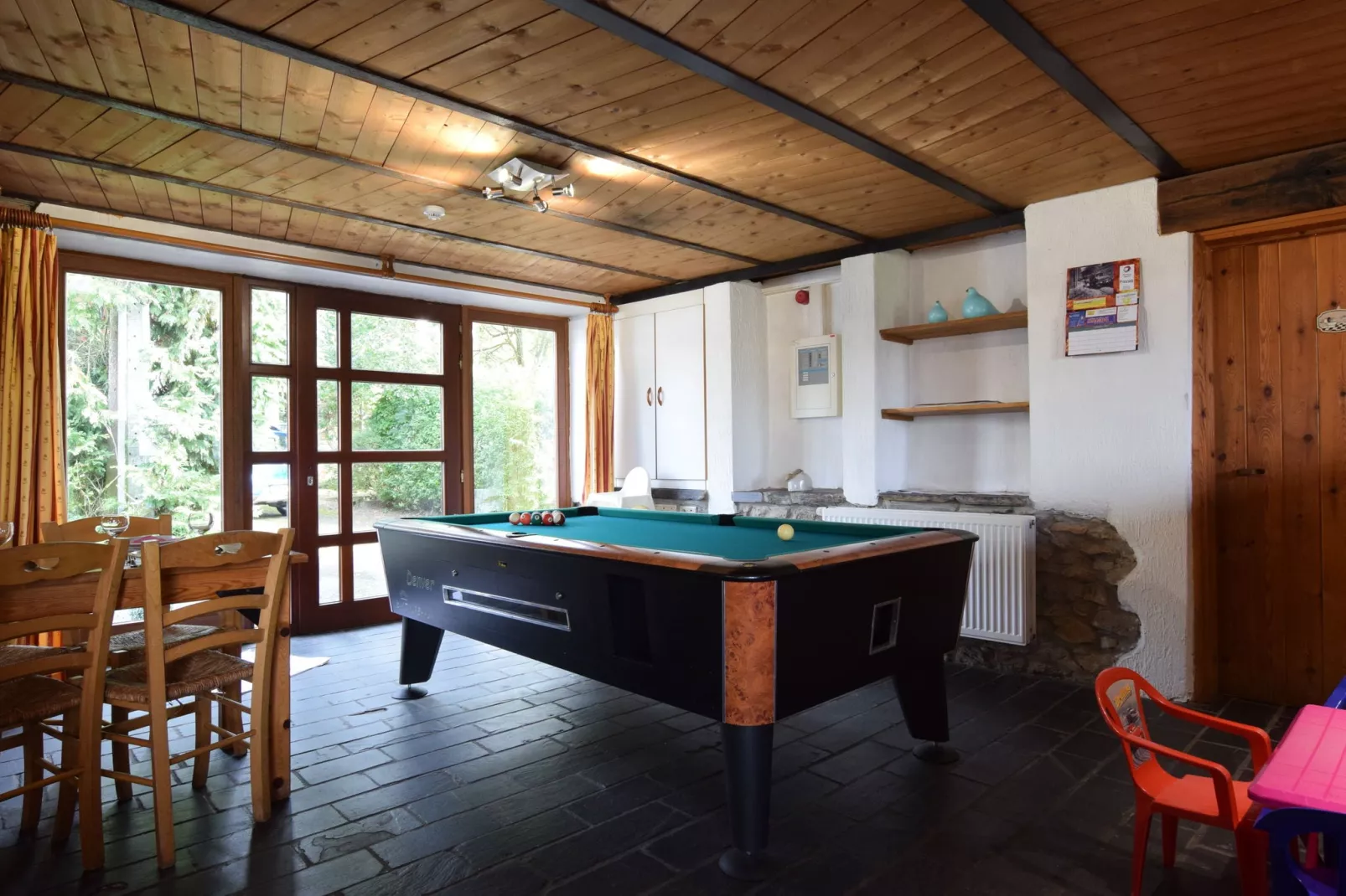 Dans les Champs-Facilities