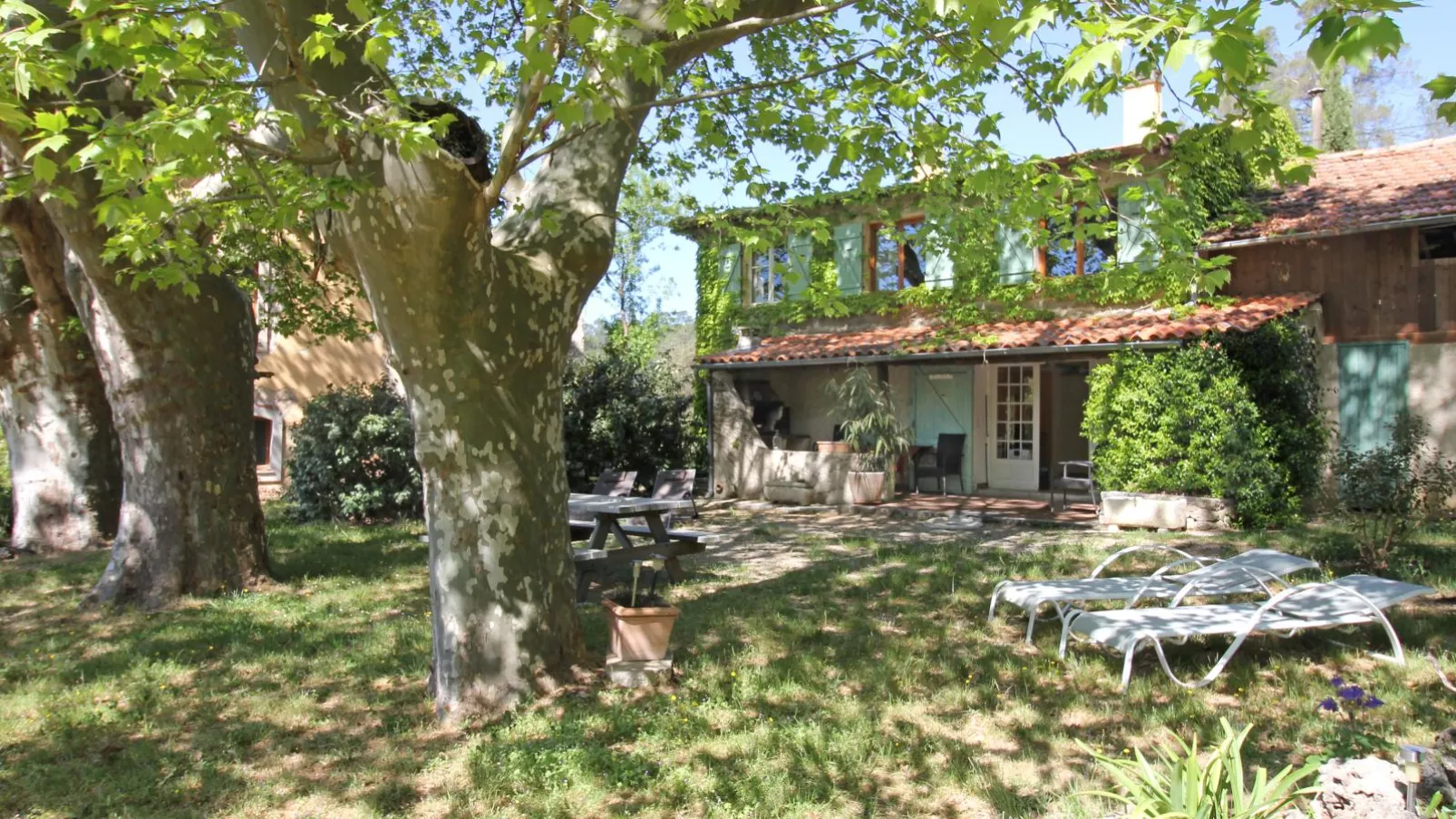 Maison Azuria-Gärten Sommer