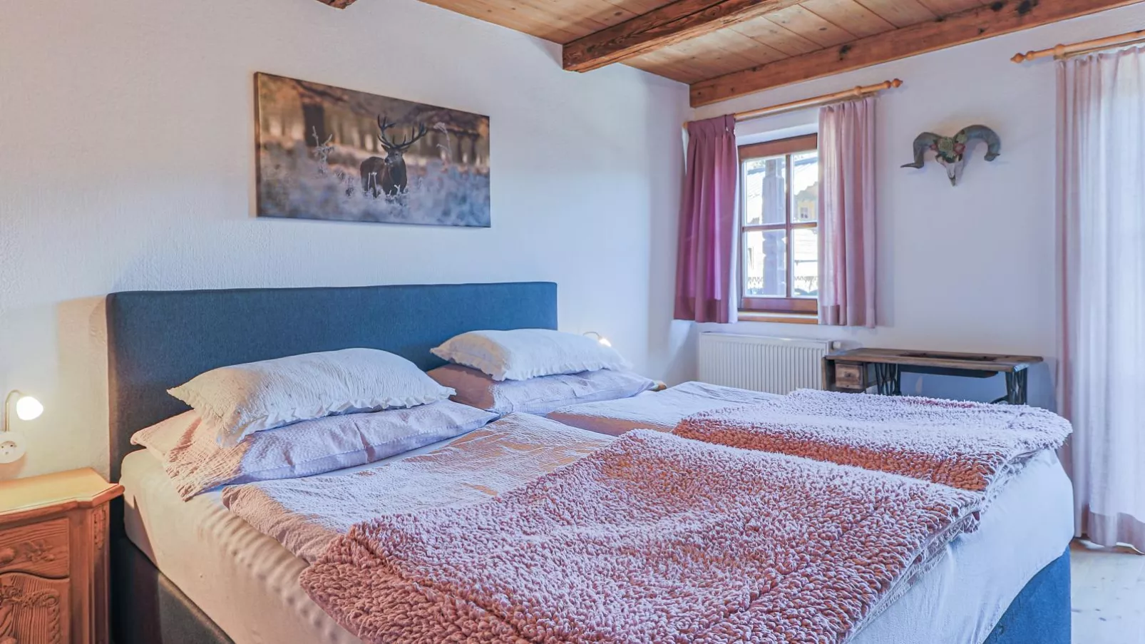 Hauserbauer-Bedroom