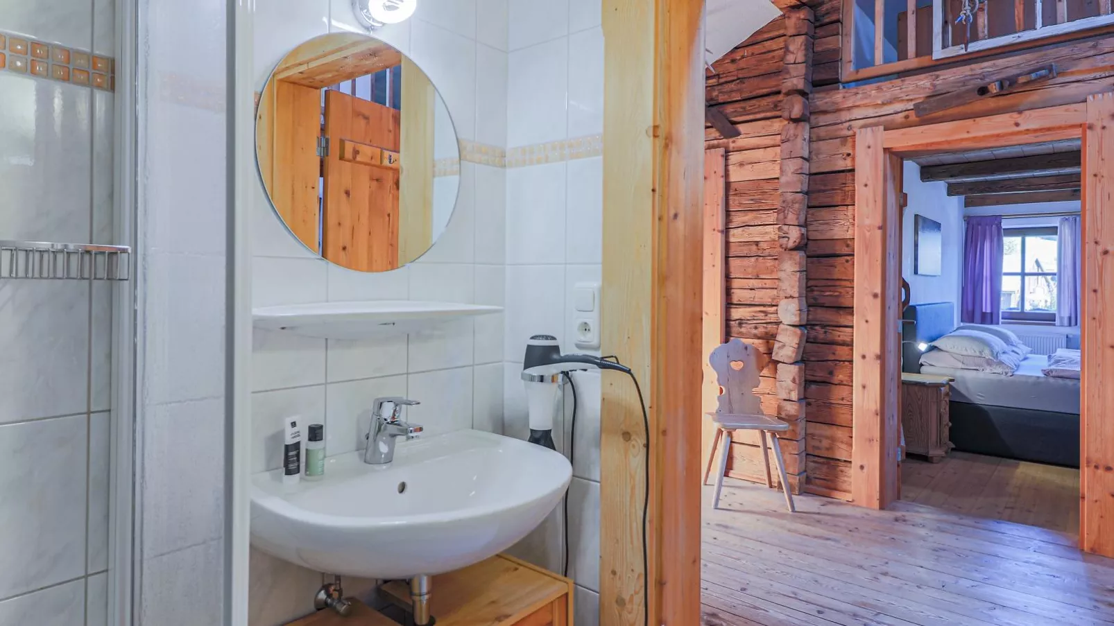 Hauserbauer-Bathroom