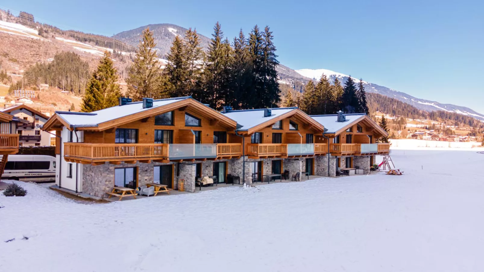 FIIF Pinzgau-Exterior winter