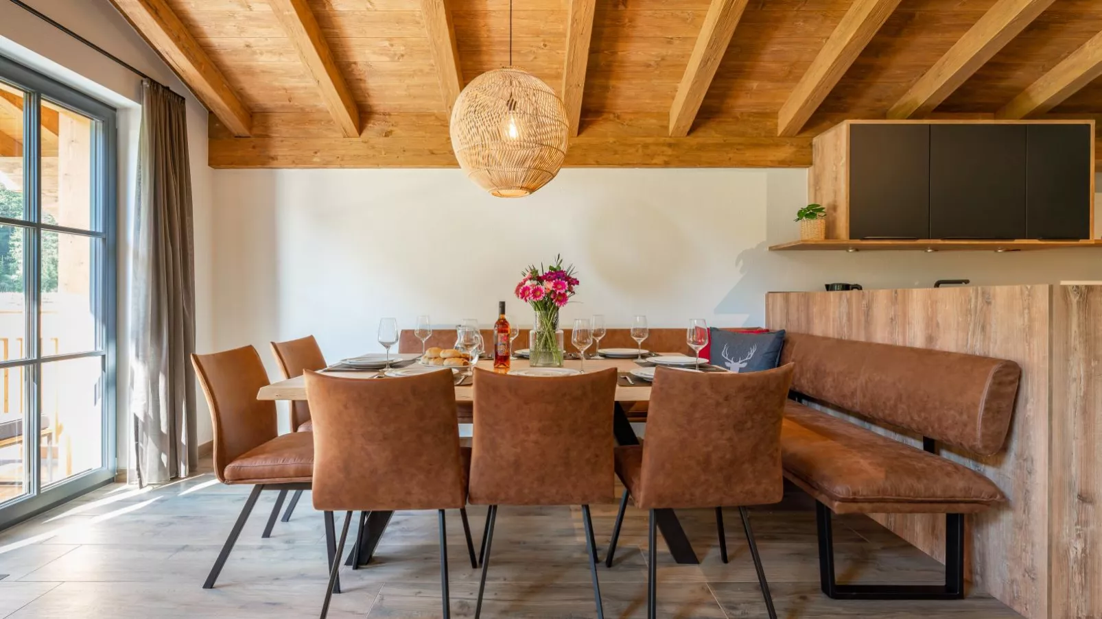Almrausch-Dining room