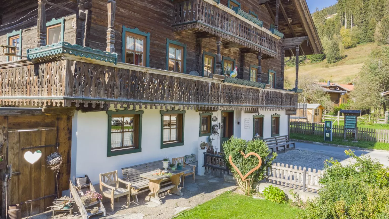 Hauserbauer-Exterior summer