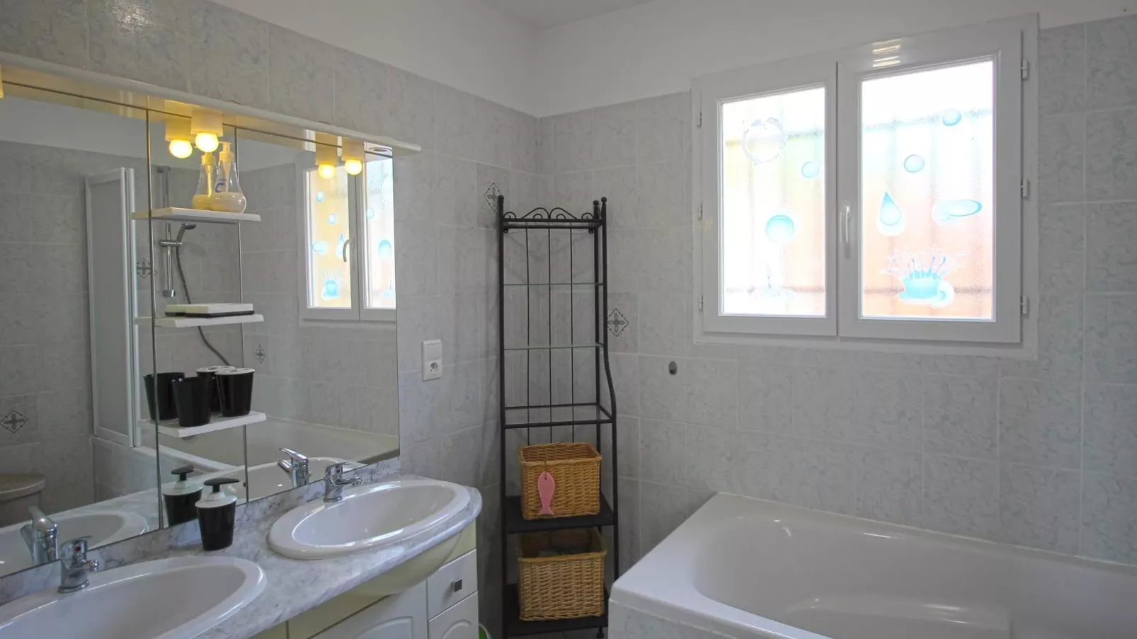 Loustalet Plus-Bathroom