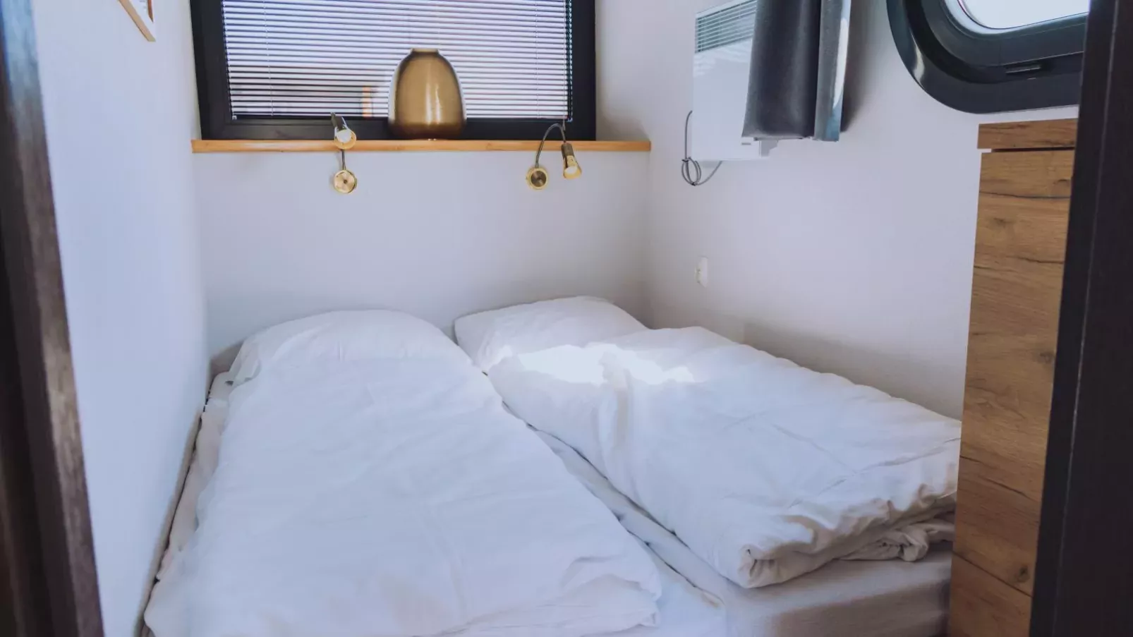 Tiny Houseboat De Woudaap - I-Bedroom