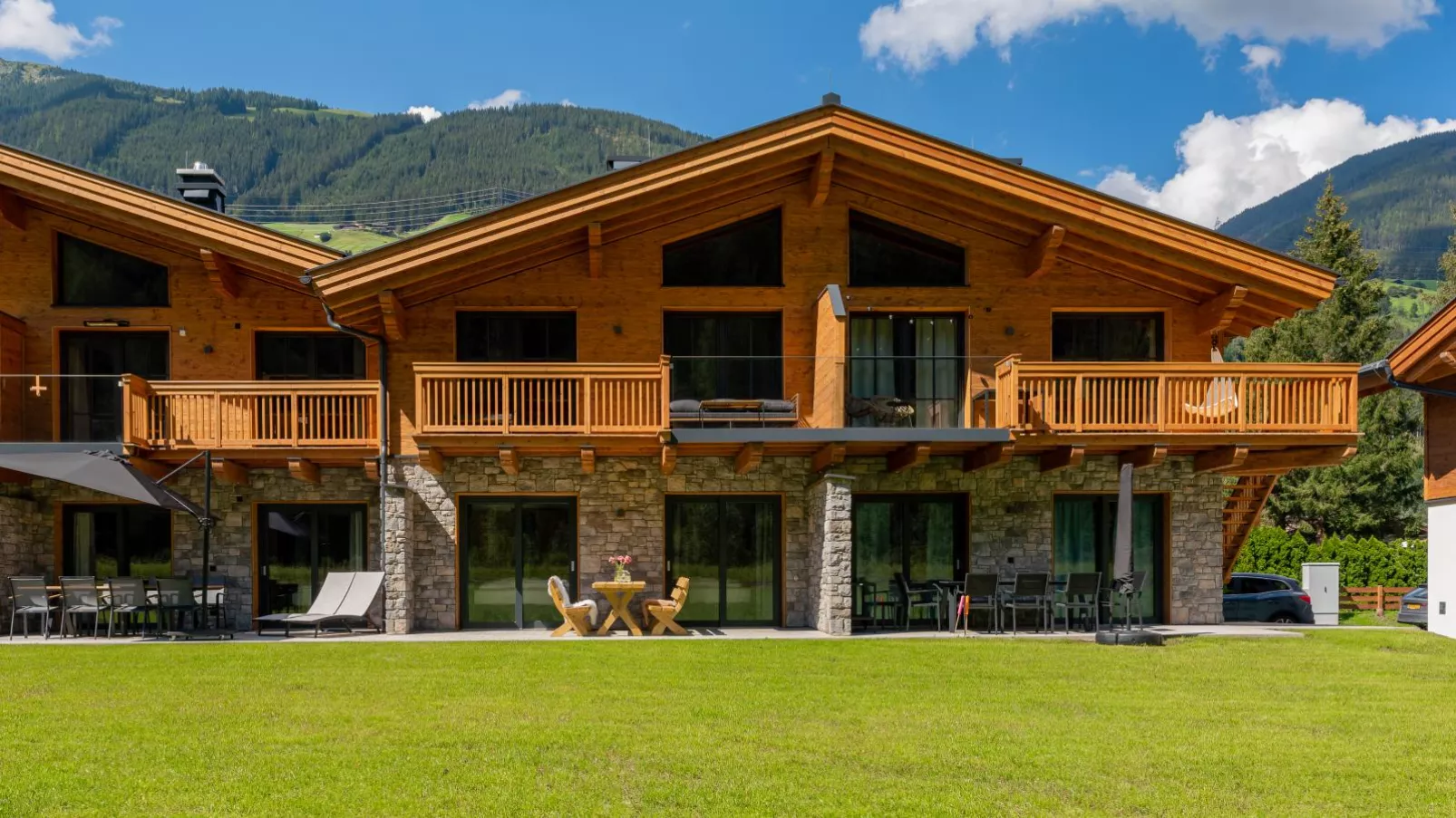 Almrausch-Exterior summer