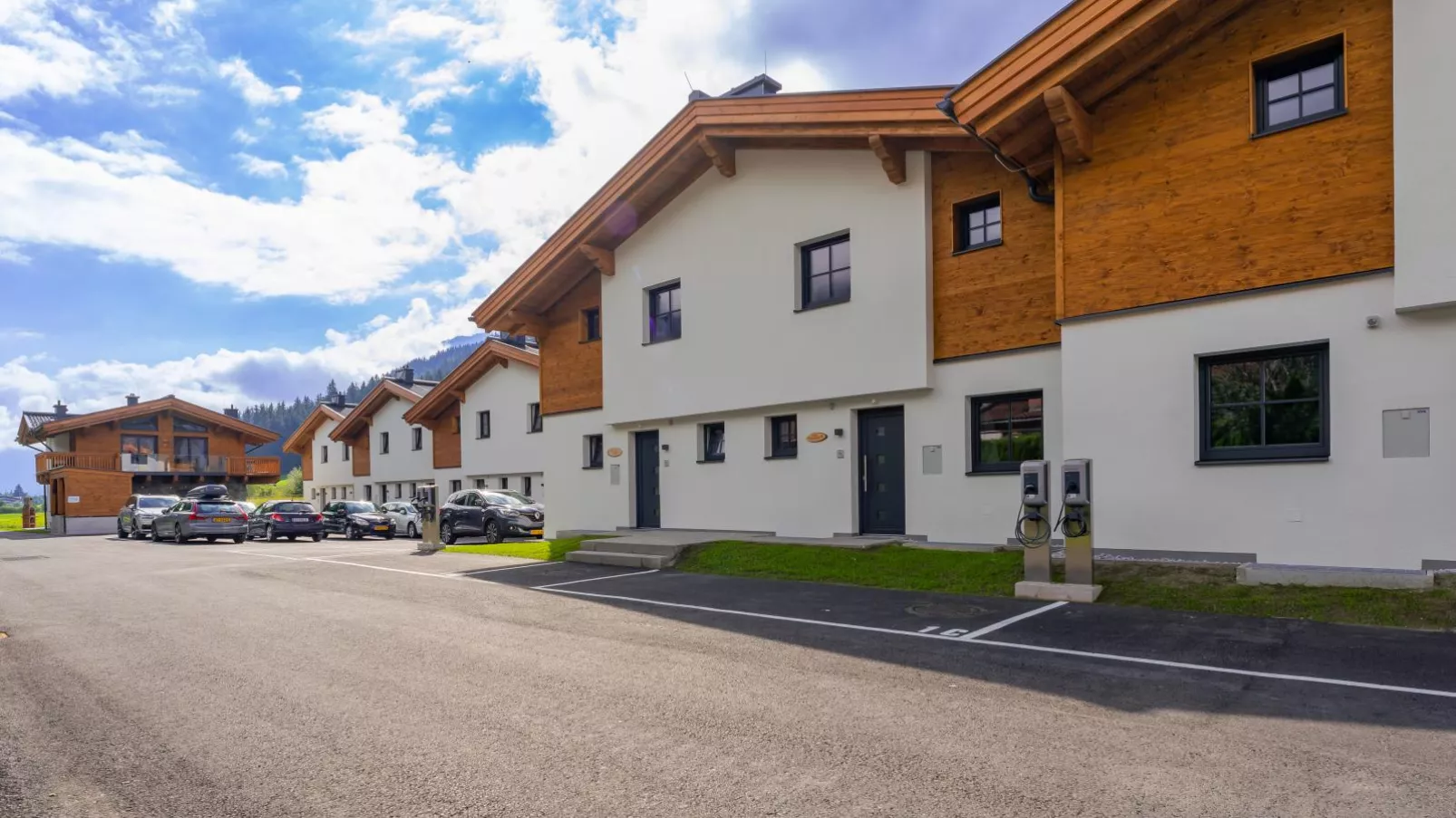 Almrausch-Exterior summer