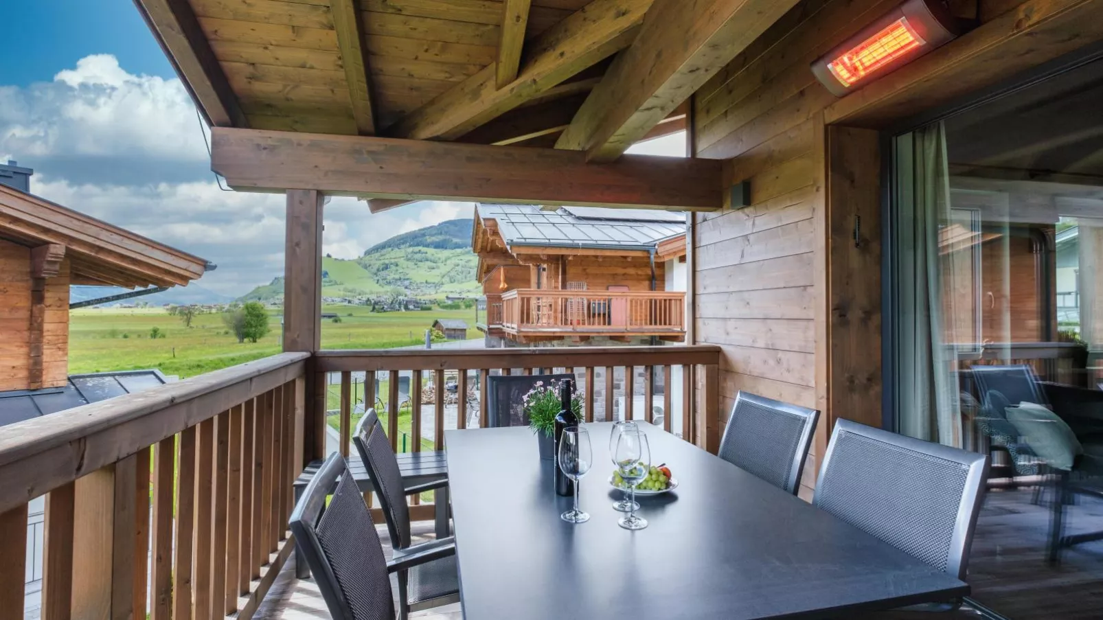 BergbiberLODGE L-Terrace balcony