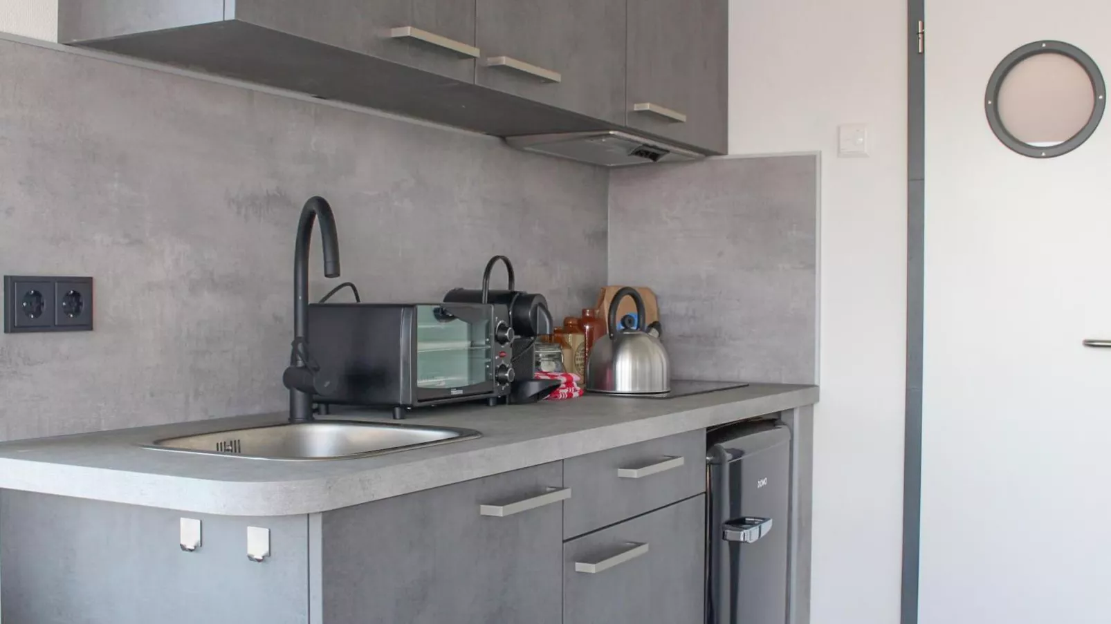 Tiny houseboat Parel I - airco-Kitchen