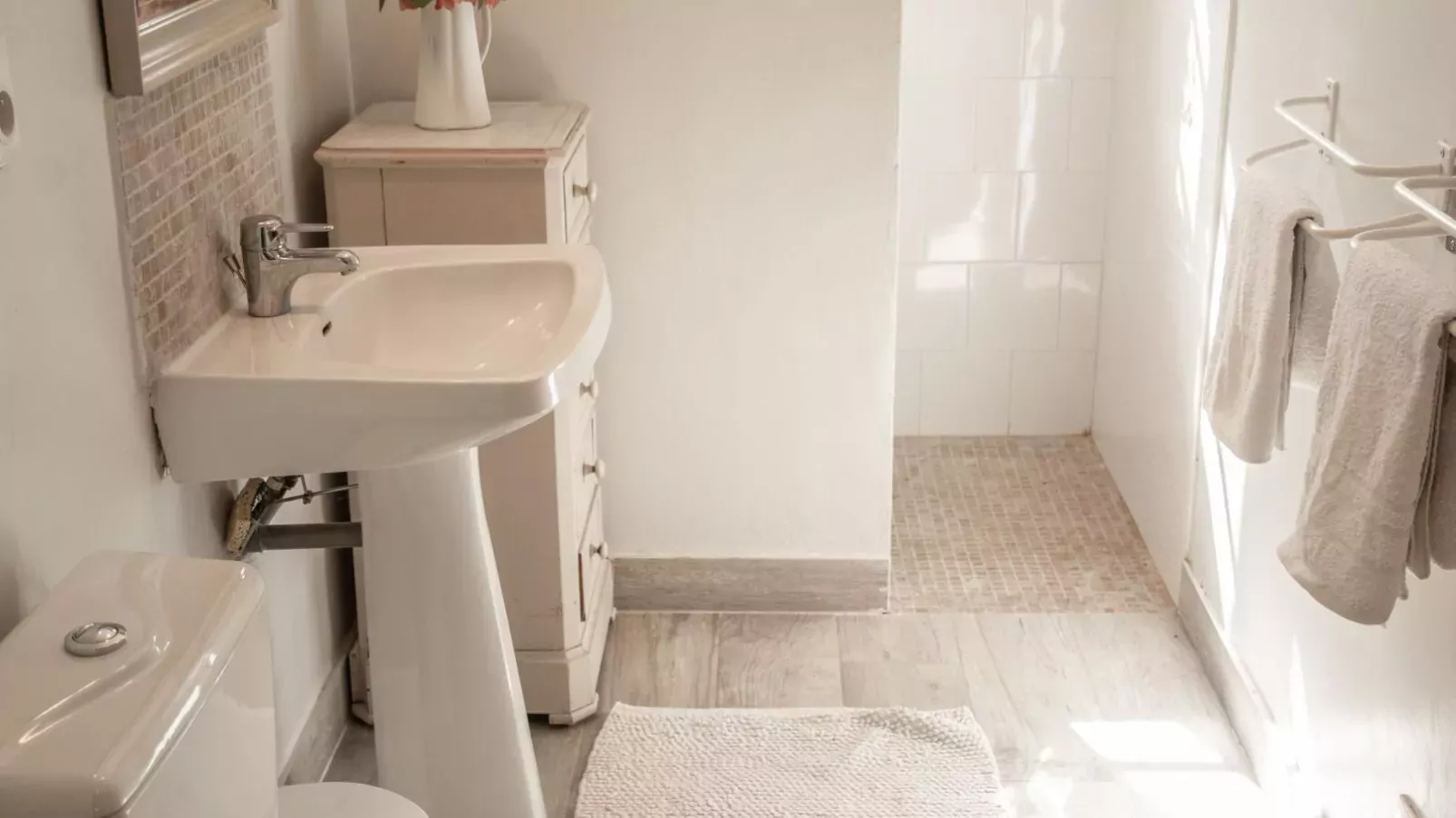 Maison Sauveterre-la-Lémance-Bathroom