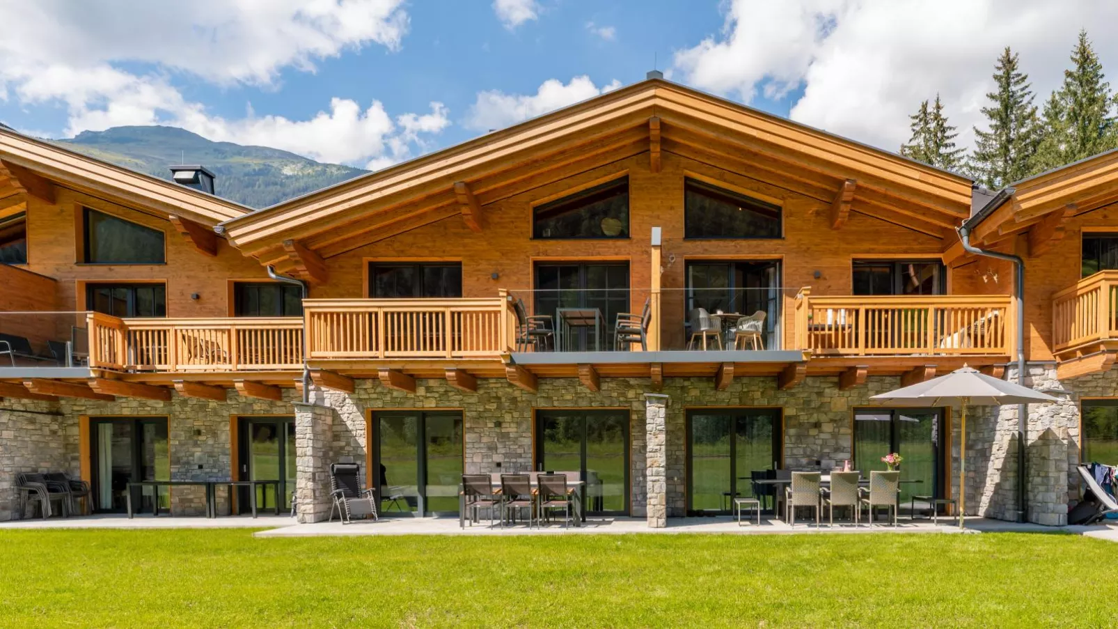 Pinzgau Lodge 2D-Exterior summer