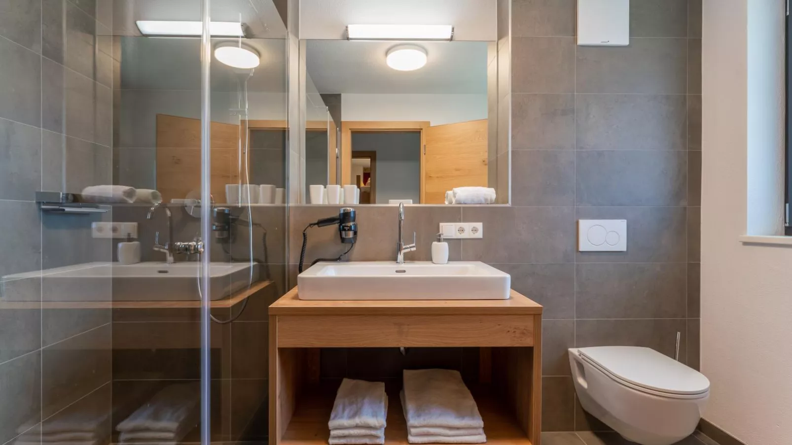 Chalet Joep-Bathroom