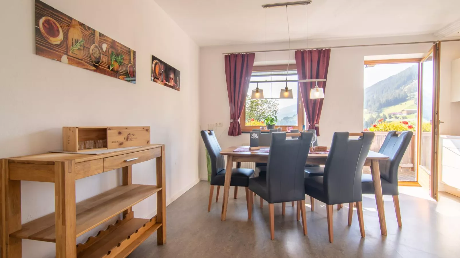 Haus Kienast-Dining room