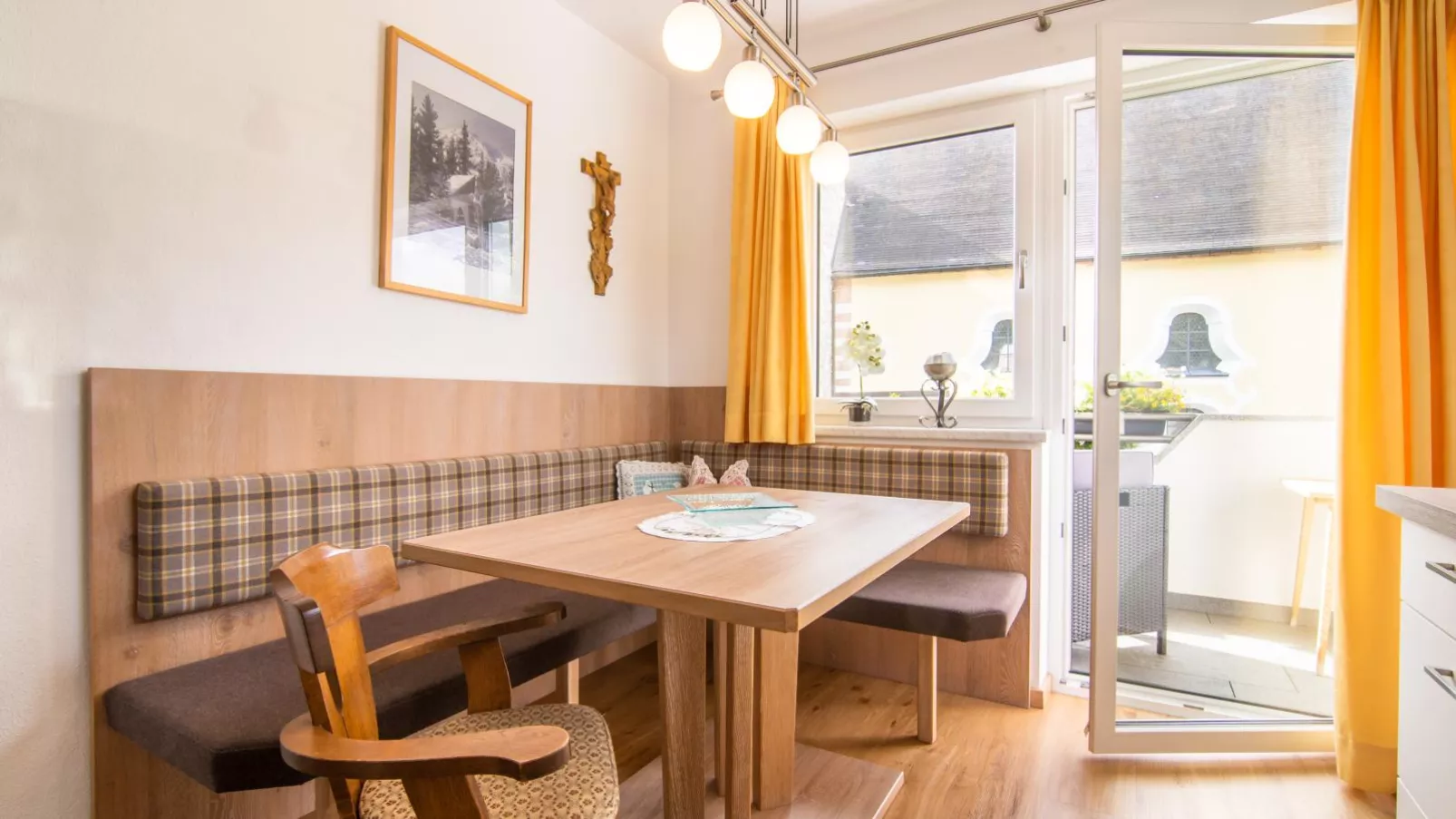 Theresia I-Esszimmer