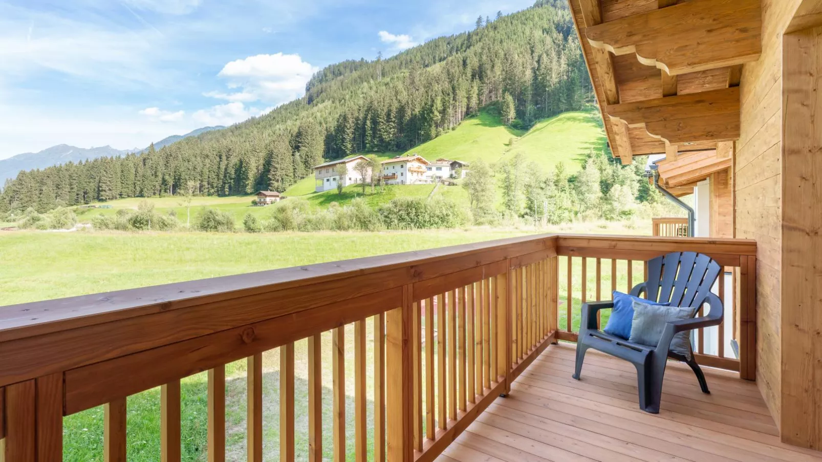 Chalet Joep-Terrace balcony