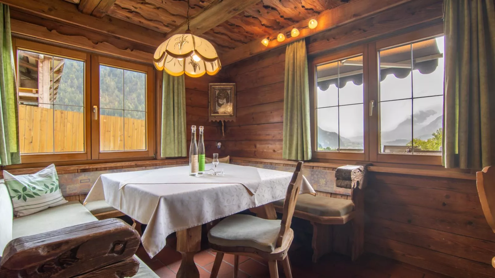 Chalet Rosa-Dining room
