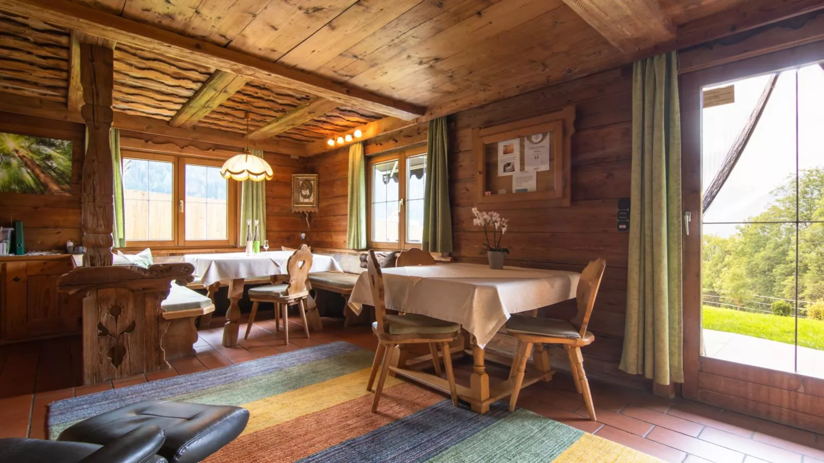 Chalet Rosa-Living room