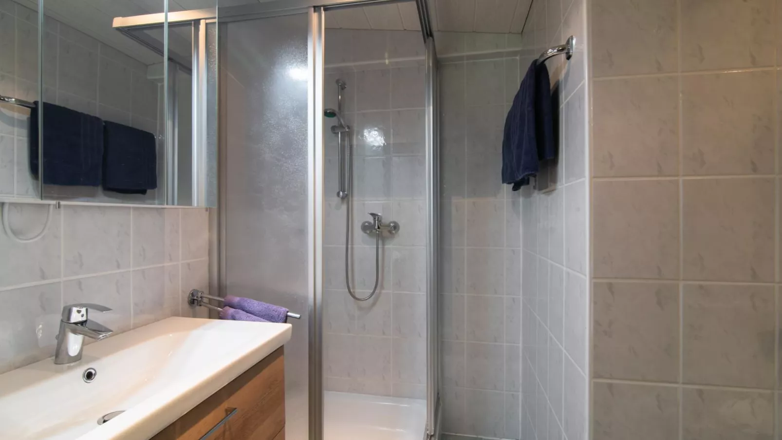 Chalet Rosa-Bathroom