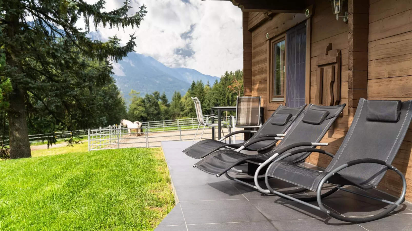 Chalet Rosa-Terrace balcony