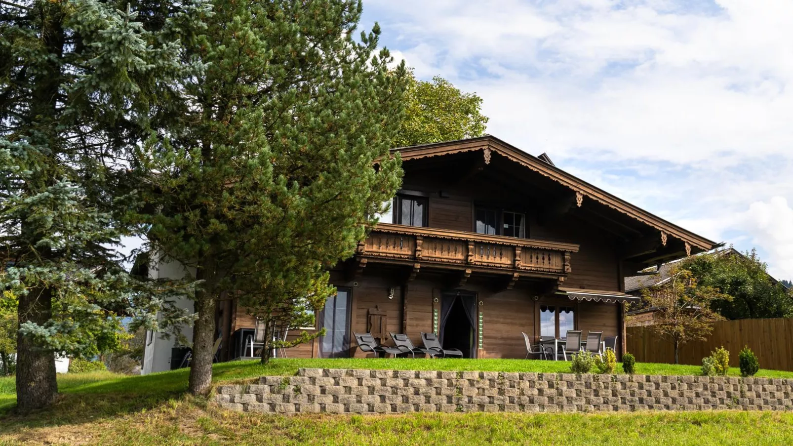 Chalet Rosa-Exterior summer
