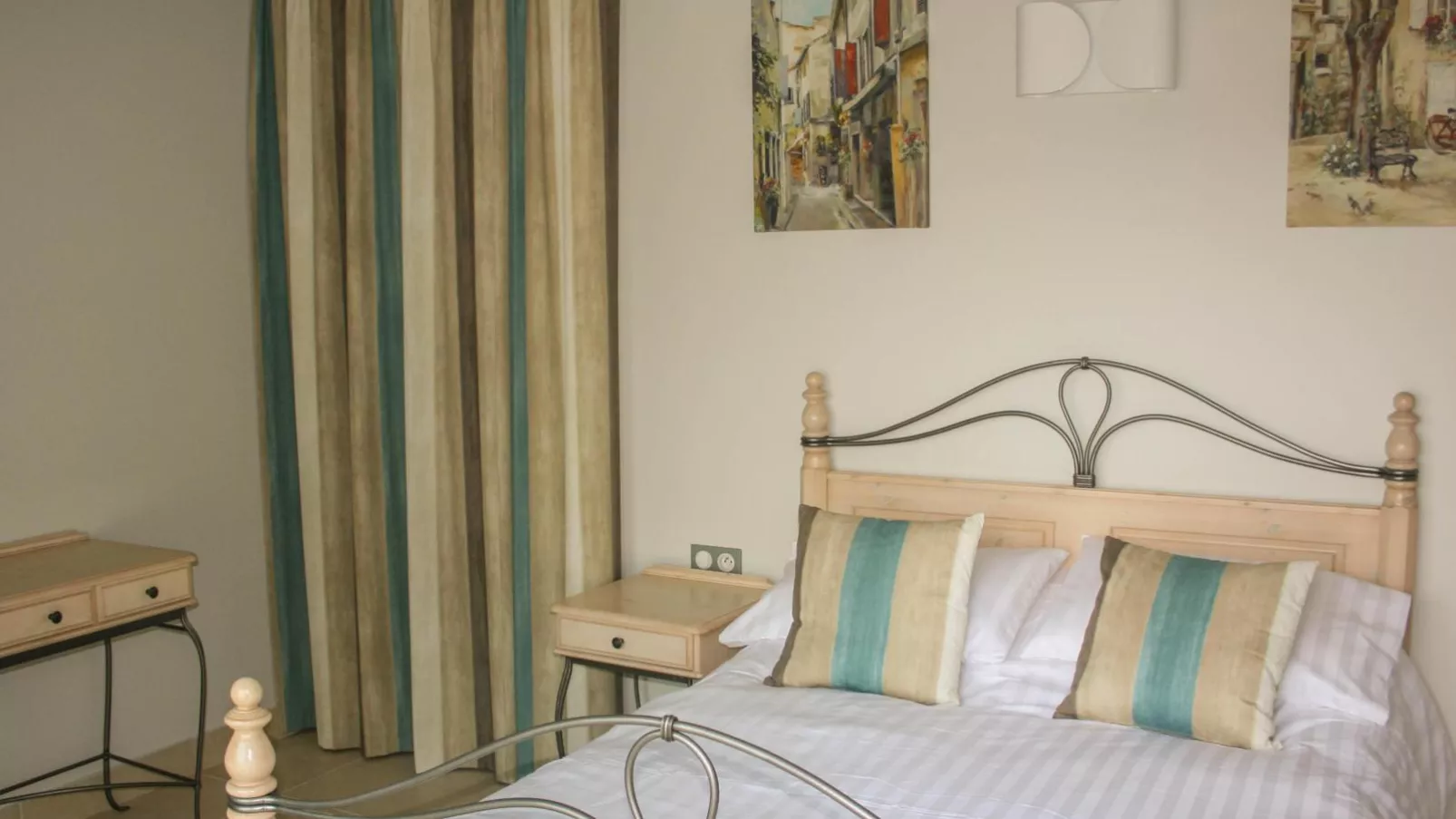 Gite La Séoune-Bedroom