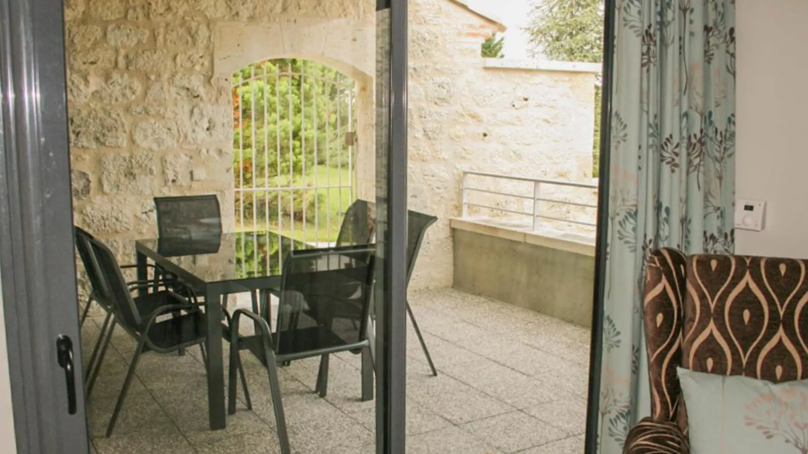 Gite La Séoune-Terrace balcony