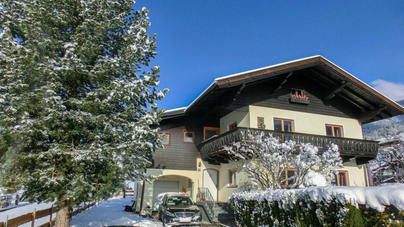 Zirbenstubn-Exterior winter