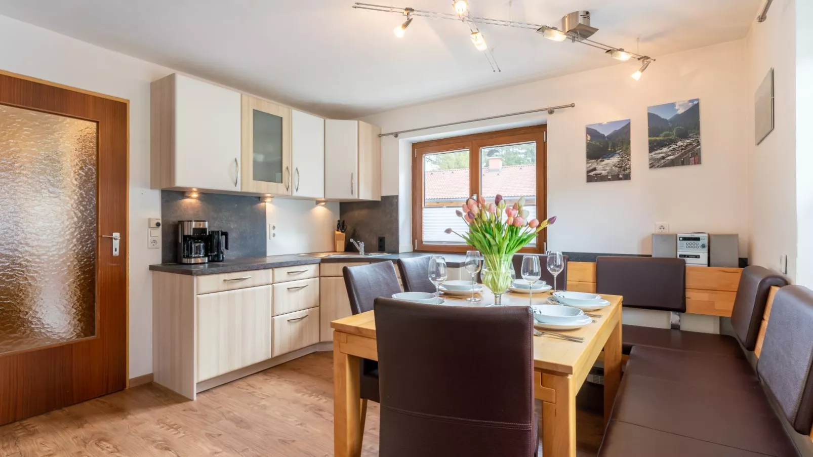 Haus Wald-Dining room